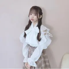 evelyn 袖パールリボンフリルTP 白