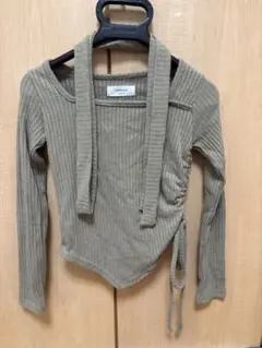 韓国　長袖トップス