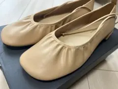 【新品未使用】CHARLES & KEITH バレエシューズ ベージュ 37号のサムネイル