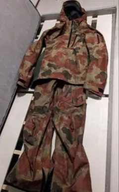 Burton [ak] GORE‑TEX アノラックジャケット　上下