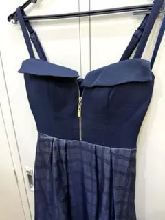 ネイビー フリル付き Aラインドレス