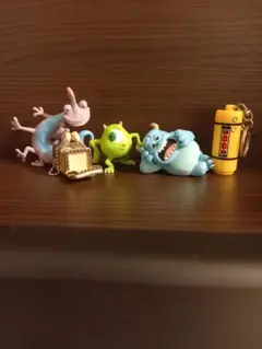 モンスターズインク　ガチャガチャ　み～いっけ　ふあぁ～フィグ　カンパニーアイテム