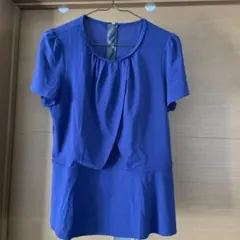 Burberry デザイントップス（深いネイビー）