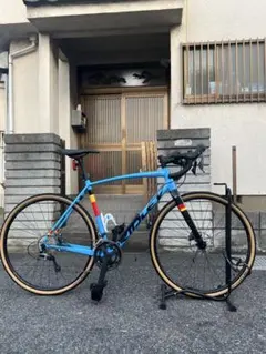 青いアルミロードバイク 700C ディスクブレーキのサムネイル