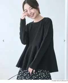 coca エンボス長袖裾フレアトップス