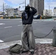 グレー ワイドレッグデニム