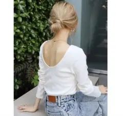 バックオープンホワイト長袖Tシャツのサムネイル