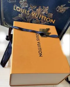 LOUIS VUITTON ギフトボックス オレンジ　リボン付き