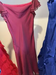 バーガンディー ドレス