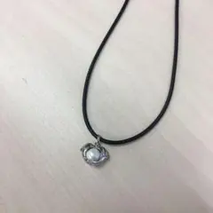 ホワイトシェル イルカモチーフネックレス