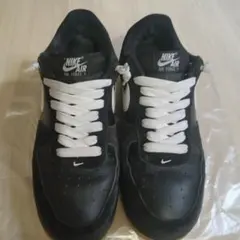 NIKE AIR FORCE 1 ブラック ガムソール
