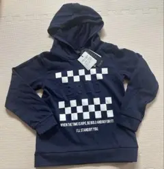 ネイビー　紺色　パーカー