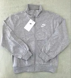 【新品】ナイキ　フルジップパーカー　ライトグレー　130-140 ジュニア　薄手