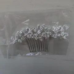 エレガントなシルバークリスタルヘアピン