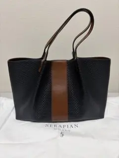 SERAPIAN トートバッグ ブラック Stepan sust SECRETのサムネイル