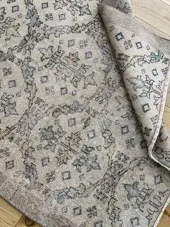 ウール 絨毯