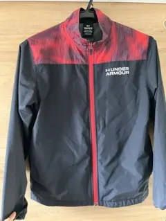 UNDER ARMOUR ウィンドブレーカー 黒/赤 ストライプ
