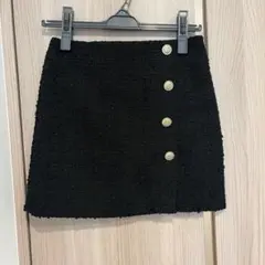 H&M ボタン付き黒タイトスカート EUR 32