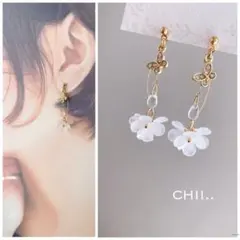 No. 848フラワーピアス　お花　すりガラス　蝶々ピアス　チェコビーズ　クリア