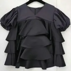 美品✨　近年　ヨーコチャン　バルーンスリーブラッフルレイヤーブラウス　半袖のサムネイル