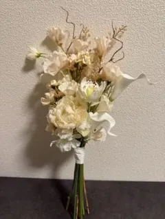 造花ウェディングブーケとブートニア