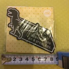 ワッペン　アップリケ　恐竜　新品　黒　アイロンプリント恐竜