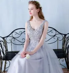 ビーズ装飾付きグレー　ロングドレス