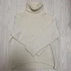 ギャルリーヴィー　ニット　ファインウール タートルネック　オフホワイト