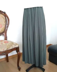未使用タグ付 軽量プリーツロングスカート M グリーン