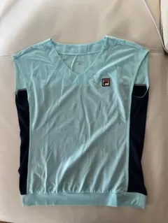 FILA Vネックノースリーブトップス Sサイズ 水色/ネイビー