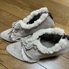 GINZA Kanematsuスエード素材とファーのトリミングハイヒールブーツのサムネイル