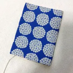 ハンドメイド ブックカバー 青花柄