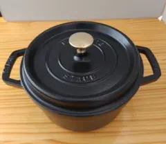 ストウブ（staub）ピコ・ココット ラウンド 20cm ブラックのサムネイル
