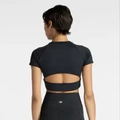 未使用　ニューバランス ファストデイズフィットクロップTシャツ アパレルのサムネイル
