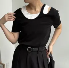 カプリシュレマージュ　レイヤードアシメネックTシャツ　ブラックのサムネイル