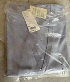 最終値下げ！ユニクロ　新品　エクストラファインメリノVネックカーディガン　M