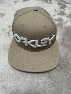 OAKLEY 9FIFTY ベージュキャップ