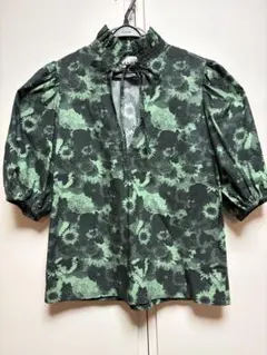美品　ガニー　ブラウスのサムネイル