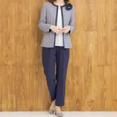 CARETTE サテン切り替えノーカラージャケットとブラウスとパンツのセット