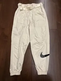 Nike ジョガーパンツ アイボリー