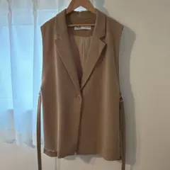 ZARA ベージュ ノーカラーベスト サイドリボン付き