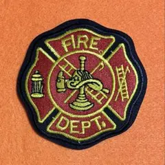 A1545 米国　消防隊・マルタ十字　刺繍ワッペン　アイロン