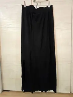 黒いタイトスカート スリット入り　UNIQLO
