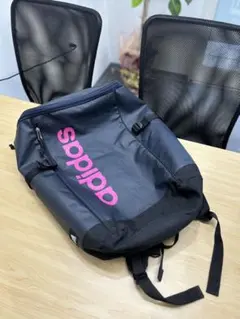 ヒ*エ様 adidas ロールトップ リュック 黒×ピンクのサムネイル