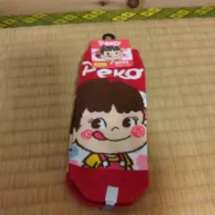 Pekoちゃん　キャラクターソックス 22-24cm 赤