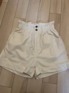 期間限定出品☆GORGE ショートパンツ オフホワイト 合皮