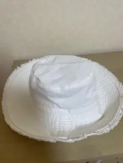 ホワイトコットンバケットハット