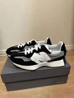 ニューバランスnewbalance 327ブラックグレー 26.0cm 新品のサムネイル