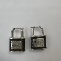 Vivienne Westwood パドロック ピアス 両耳用のサムネイル