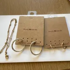 Brandy Melville ゴールドフープピアスとチェーン